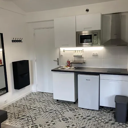 2 Pieces Moins De 2 Min Du Rer Apartmán